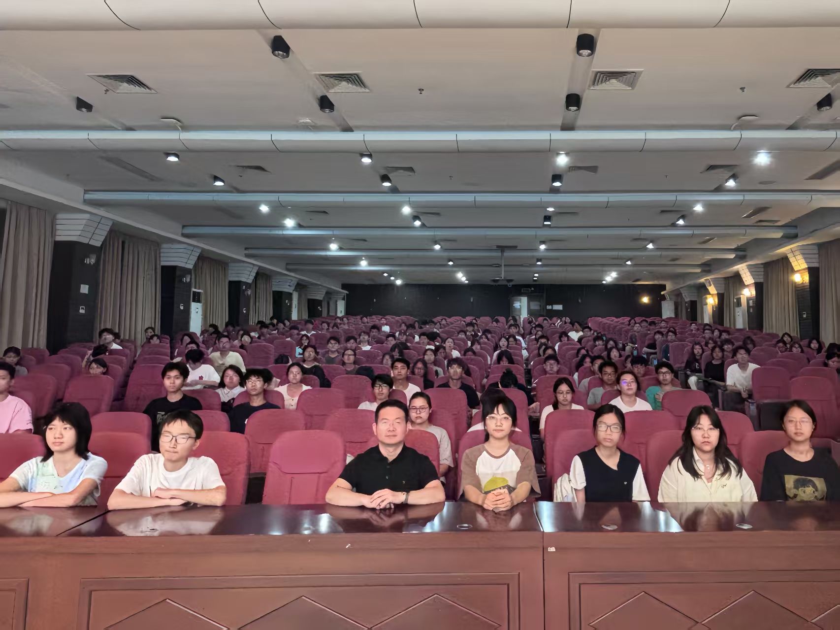 英国上市公司365