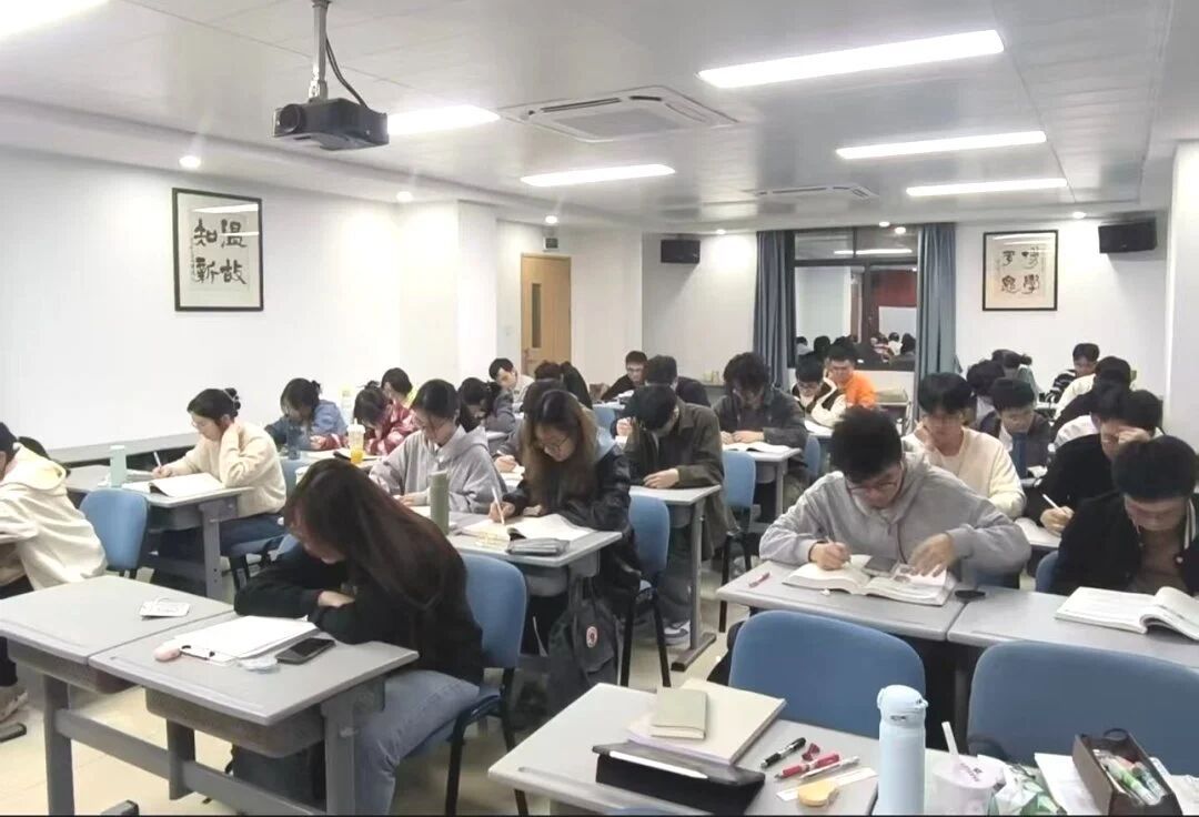 英国上市公司365